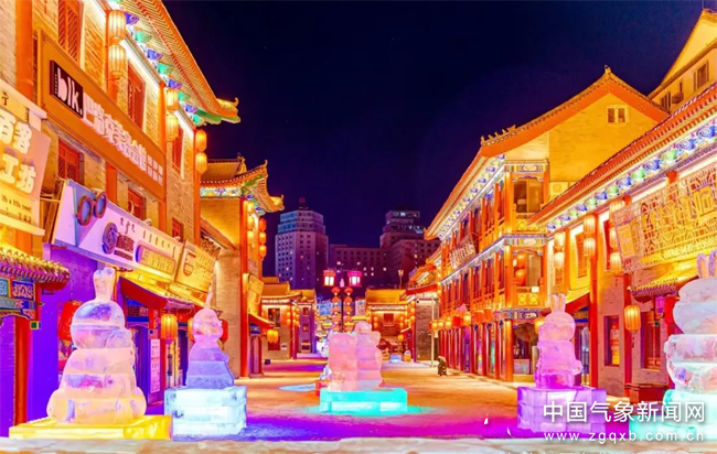 夜幕下流光溢彩的内蒙古呼伦贝尔古城 供图:呼伦贝尔市文化旅游事业发展中心.jpg