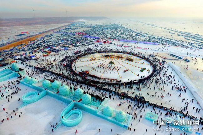 吉林松原查干湖“冰湖之约”吸引大量游客前来游玩体验蒙古族风情 供图:陈忠洋.jpg